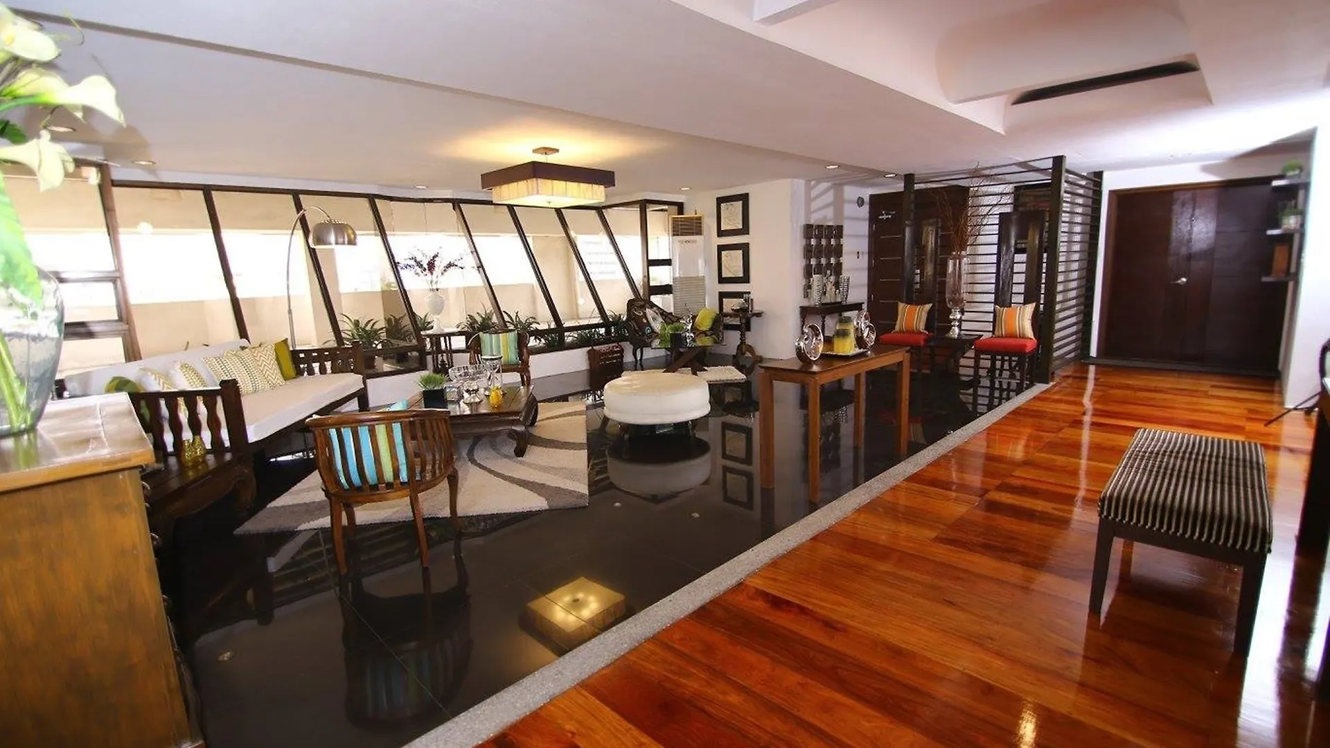 Reddoorz Plus @ Casino Street Makati Makati City