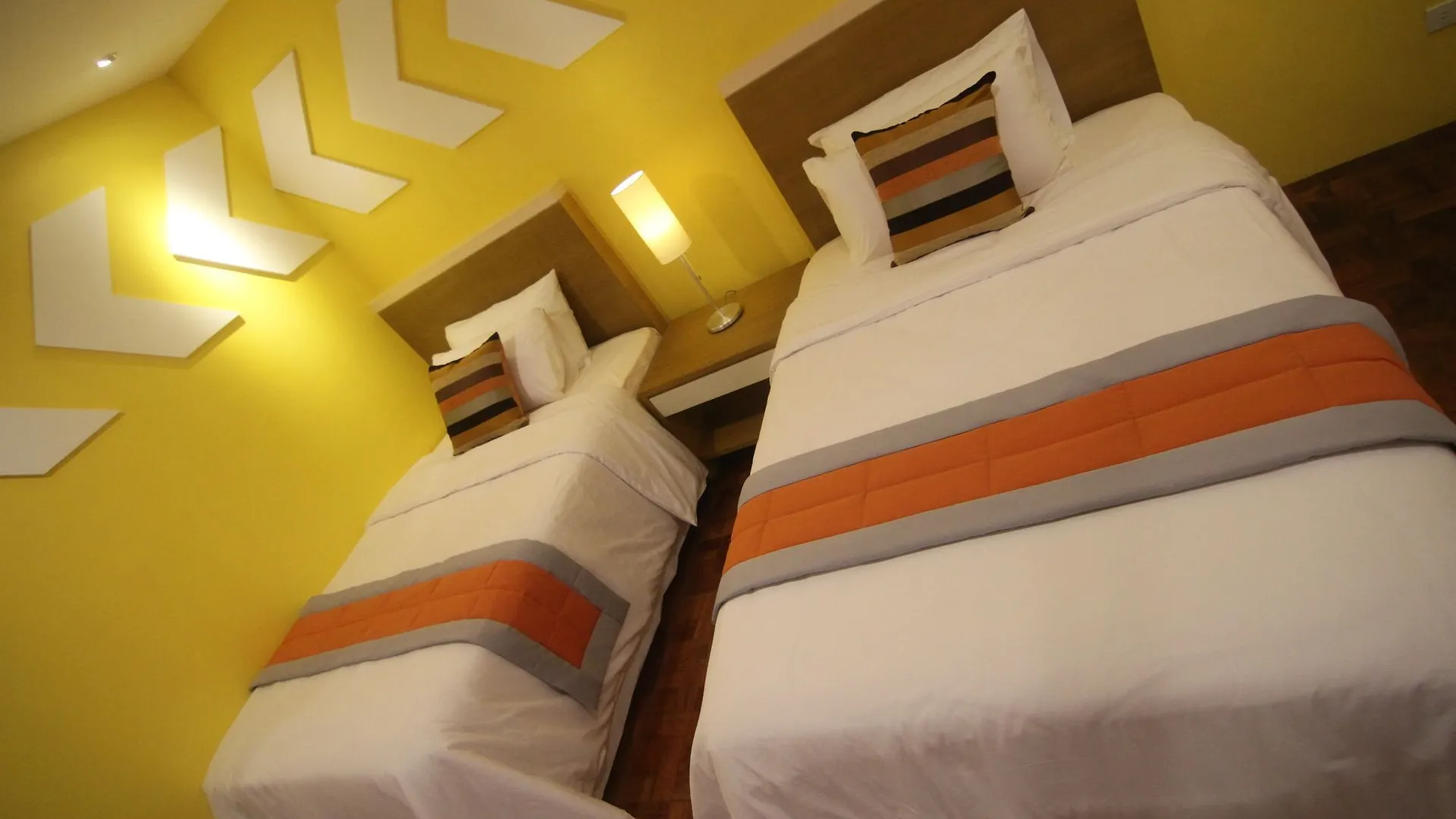 Reddoorz Plus @ Casino Street Makati Makati City