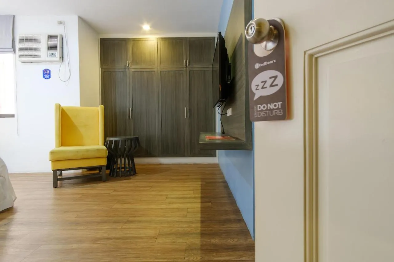 Reddoorz Plus @ Casino Street Makati Makati City