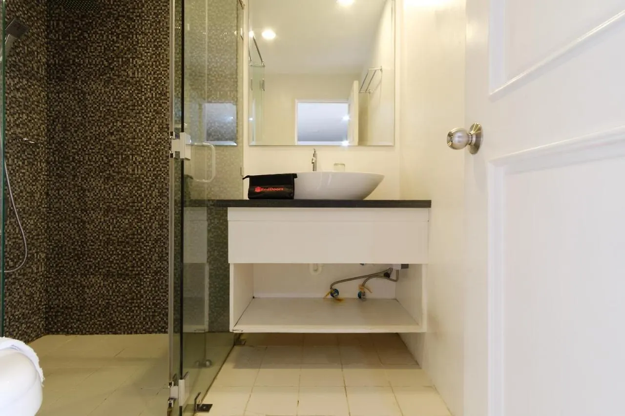 Reddoorz Plus @ Casino Street Makati Makati City 0*,